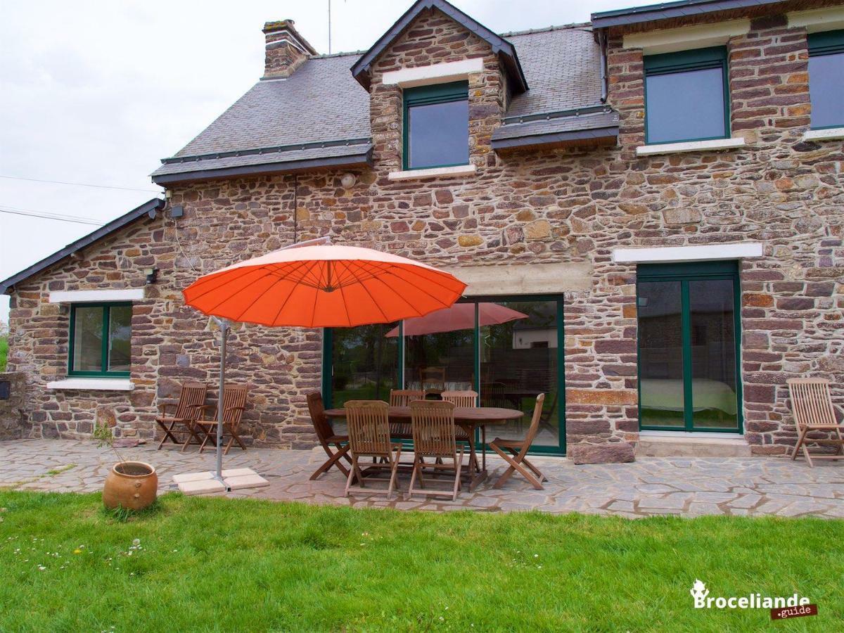 Gite Lancelot Du Val Campénéac Exterior foto
